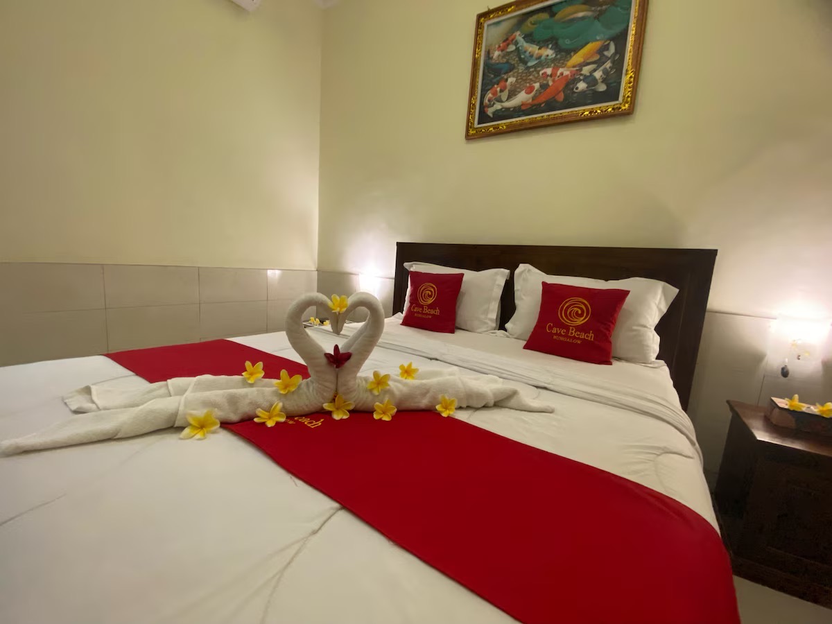 Cave Beach Bungalow Villa Image